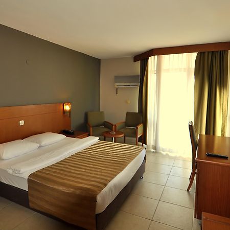 Surtel Hotel คูซาดาซี ภายนอก รูปภาพ
