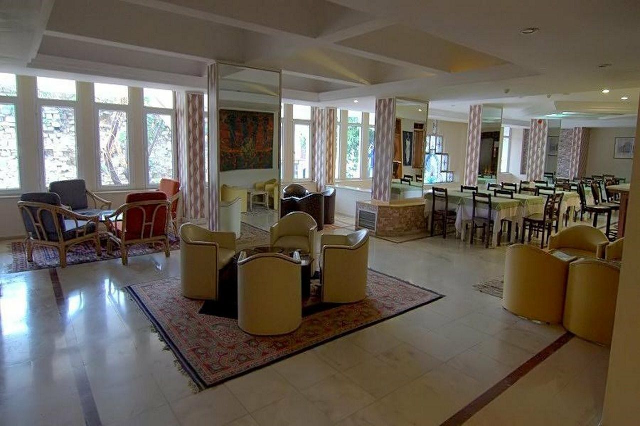 Surtel Hotel คูซาดาซี ภายนอก รูปภาพ